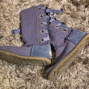 WORN ONCE UGG LACE UP BOOTS